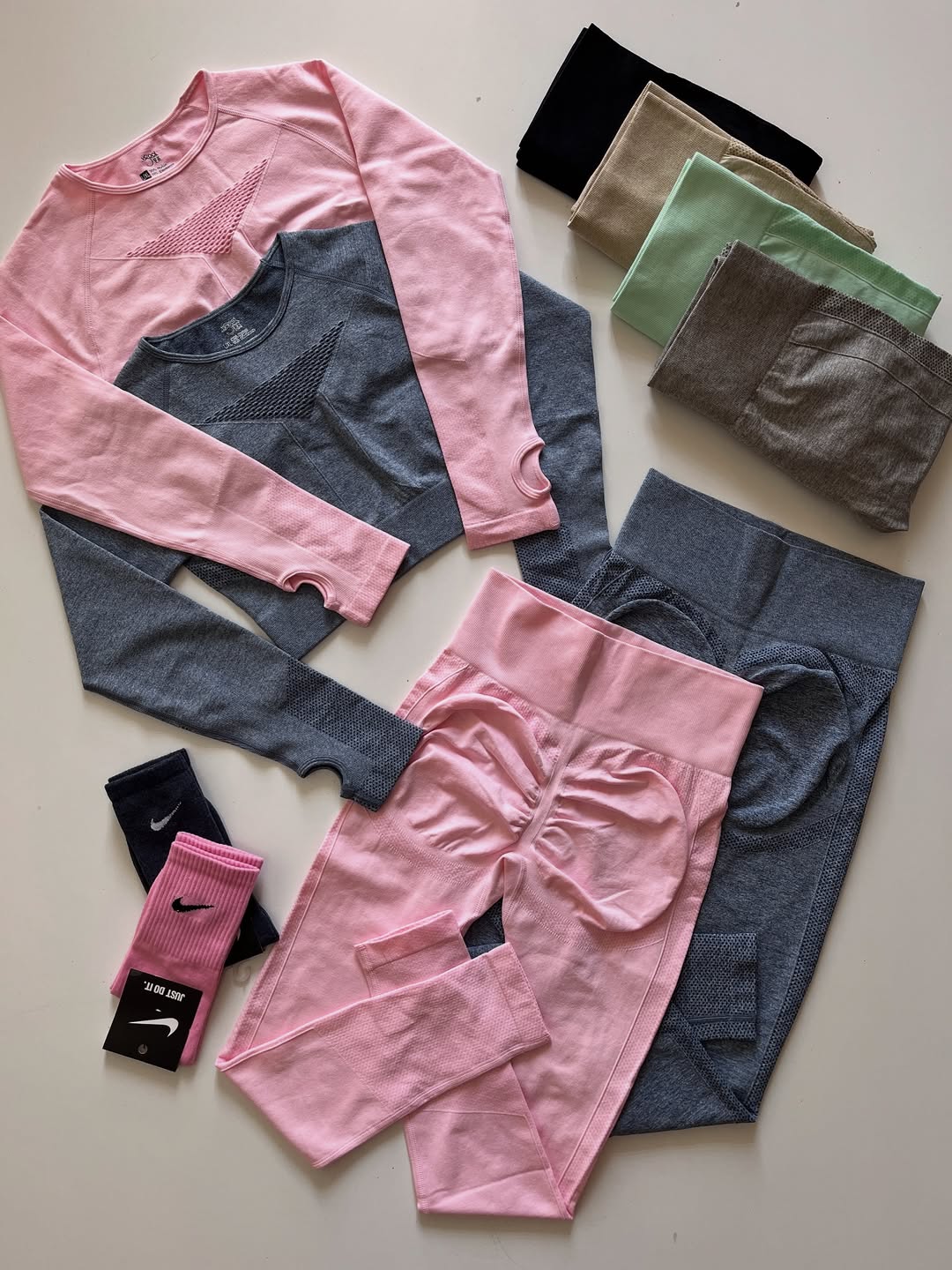 ست کراپ و لگ  آستین فینگردار کد 235